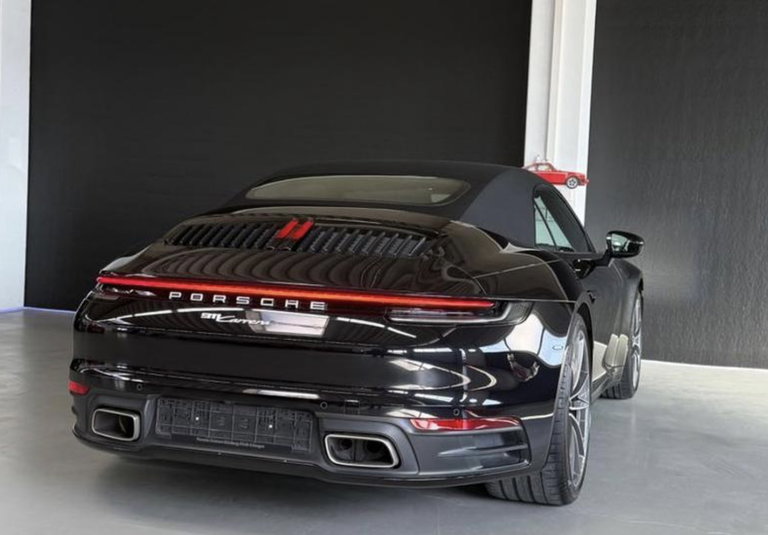 Porsche 992 Carrera