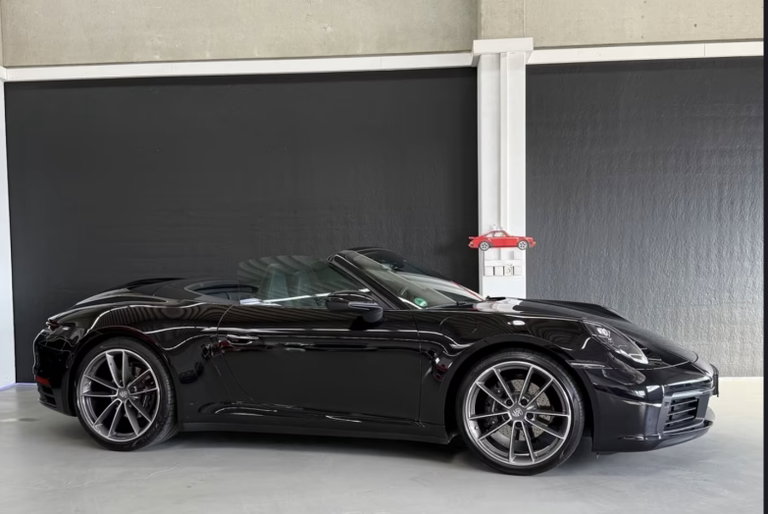 Porsche 992 Carrera
