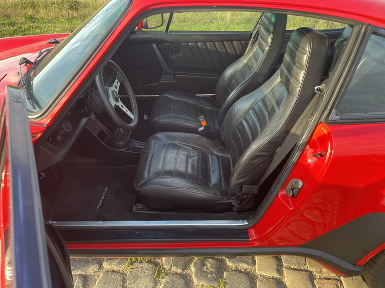 Porsche 911 Turbo 3.3