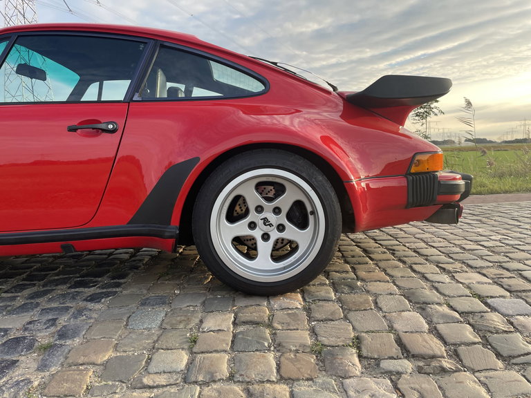 Porsche 911 Turbo 3.3