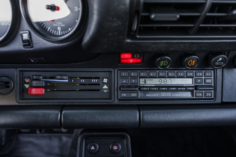 Porsche 911 Carrera 3.2