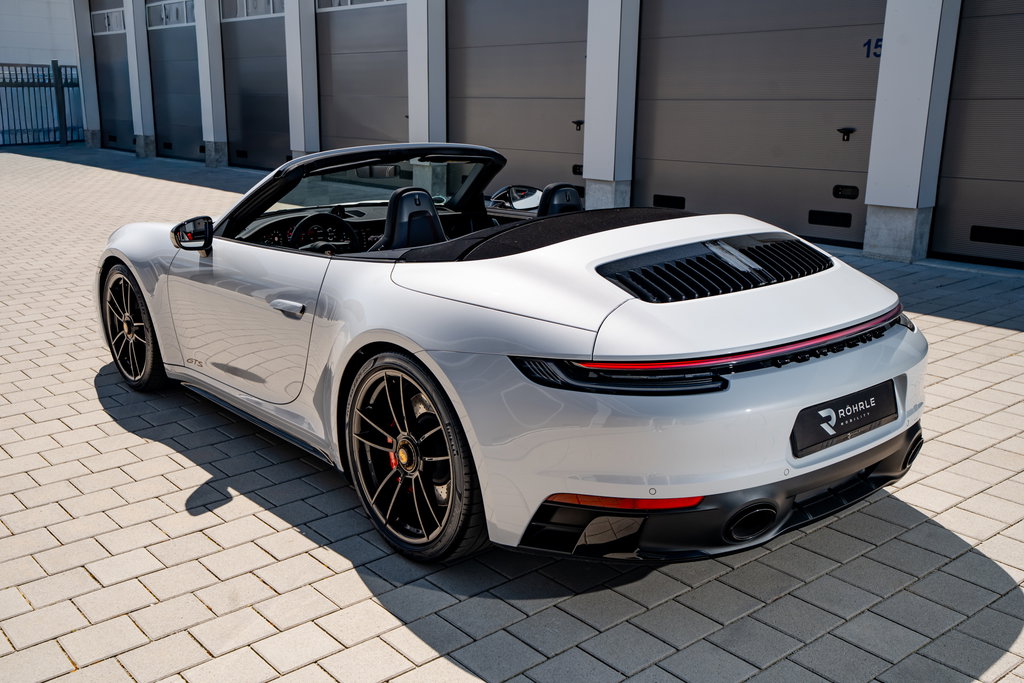 Porsche 992 Carrera 4 GTS
