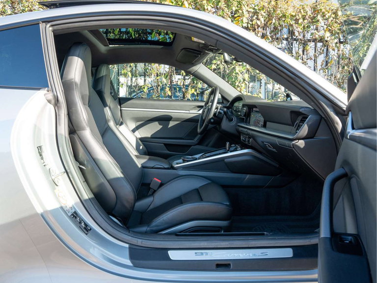 Porsche 992 Carrera S