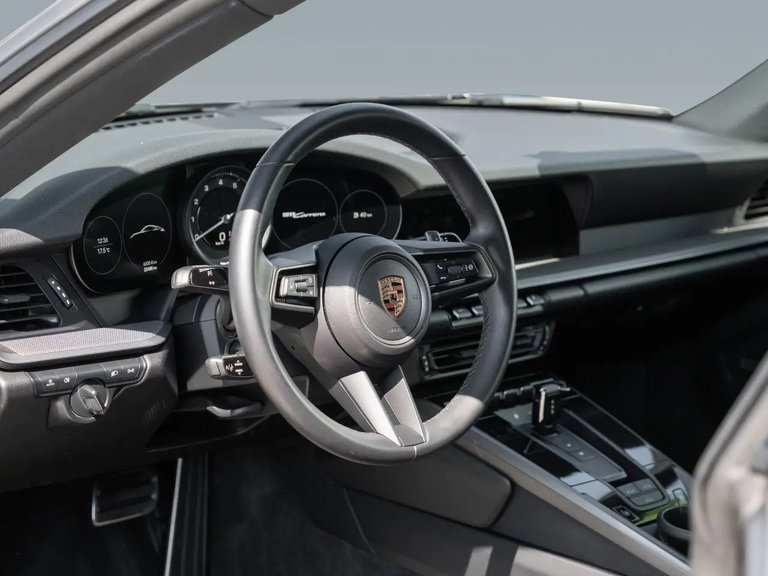 Porsche 992 Carrera