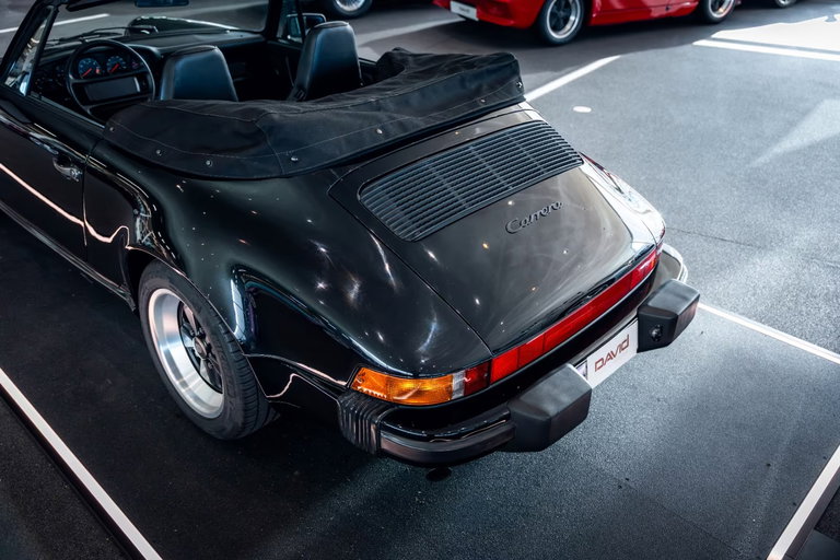 Porsche 911 Carrera 3.2