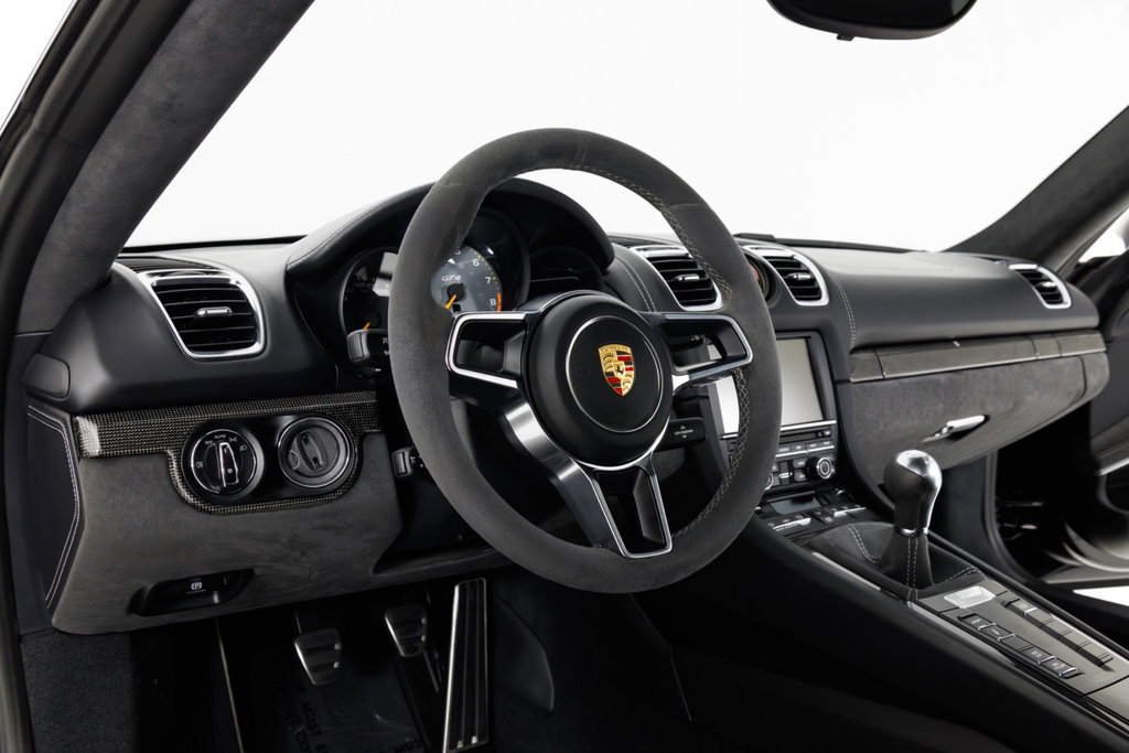 Porsche 981 Cayman GT4
