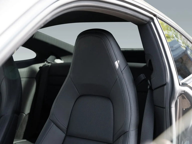 Porsche 992 Carrera