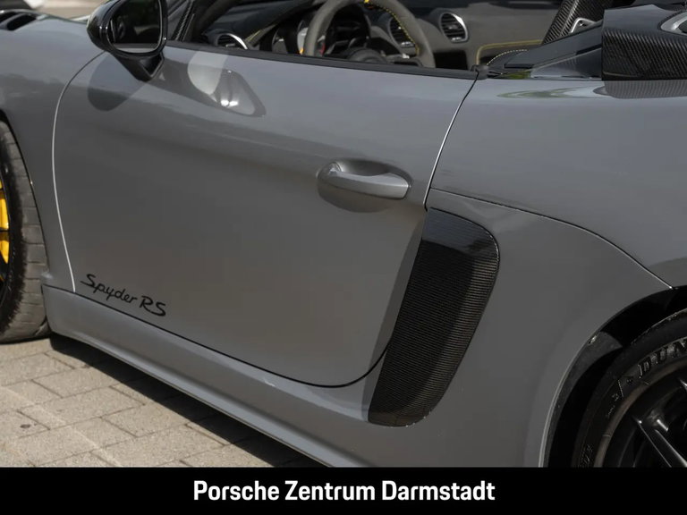 Porsche 718 Spyder RS