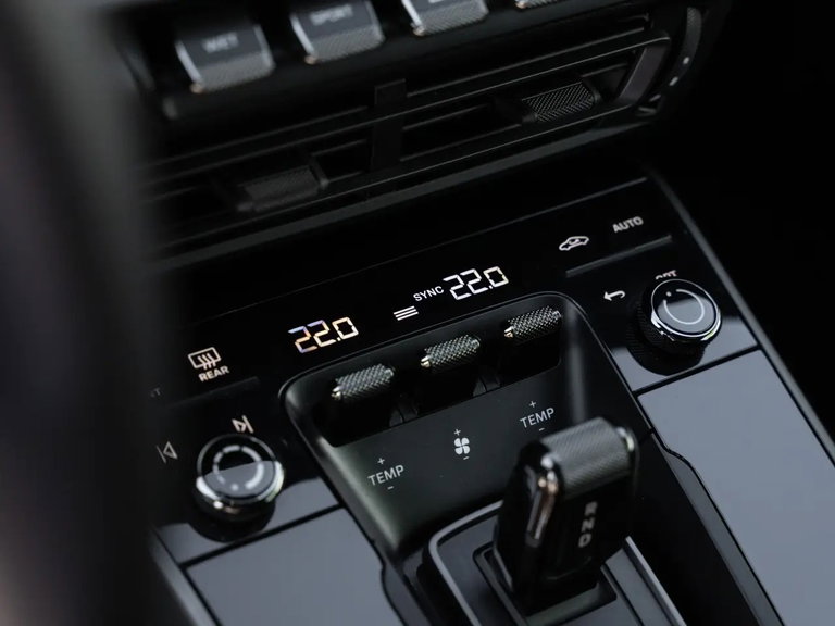 Porsche 992 Carrera