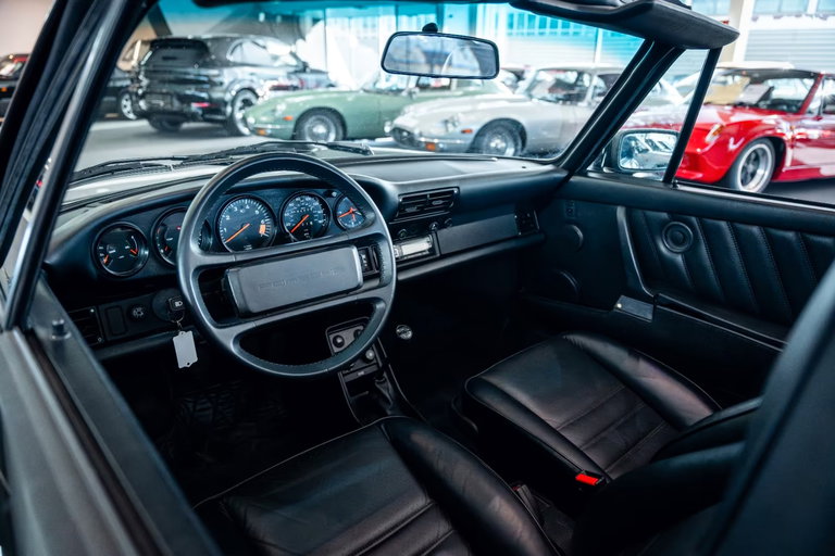 Porsche 911 Carrera 3.2