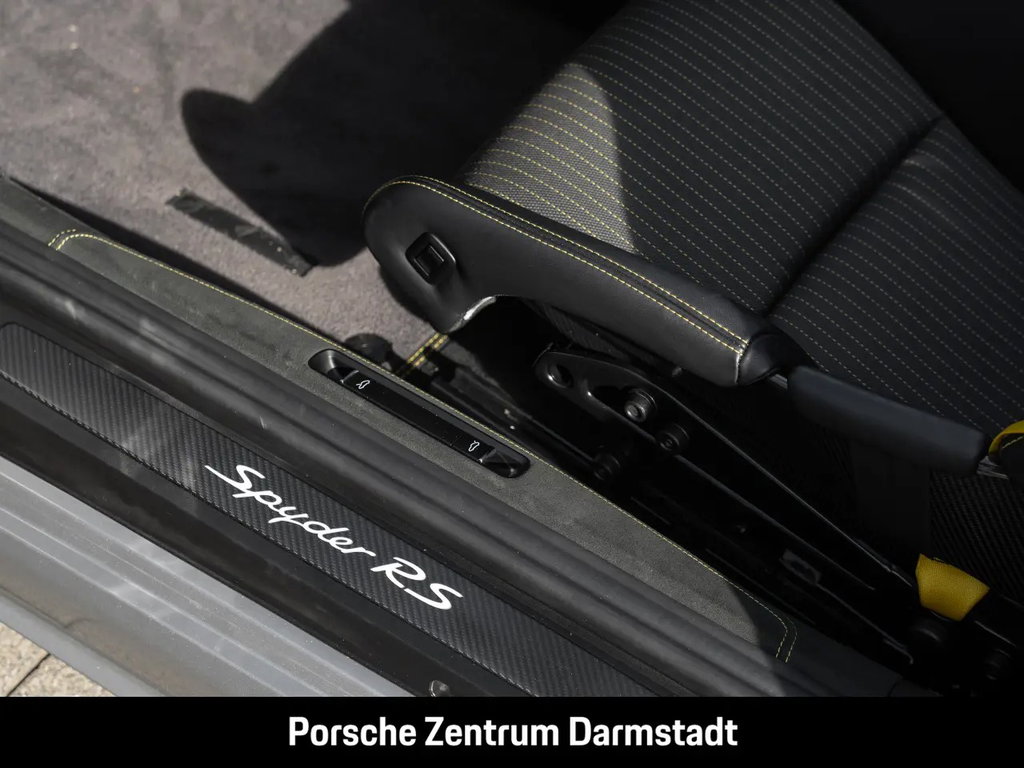 Porsche 718 Spyder RS
