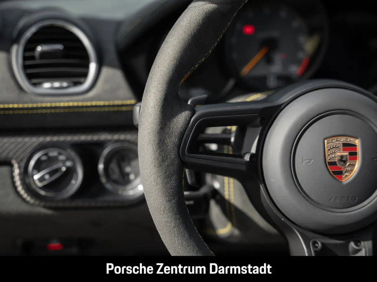 Porsche 718 Spyder RS