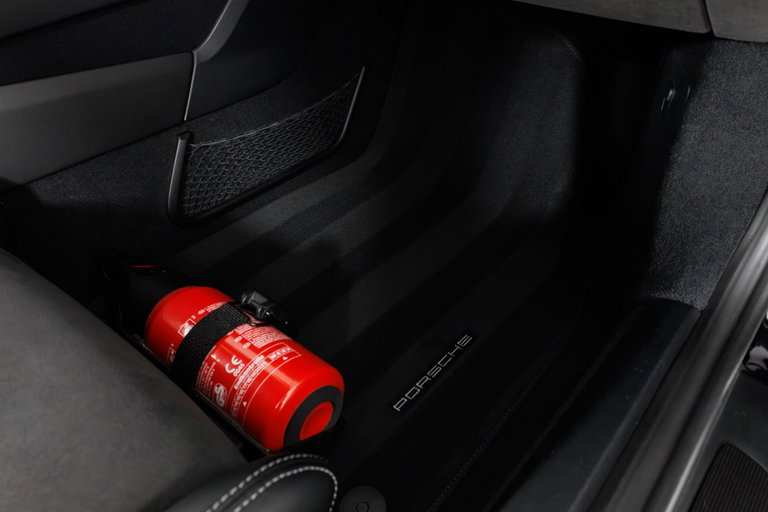 Porsche 981 Cayman GT4