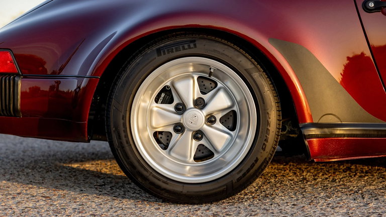 Porsche 911 Carrera 3.2 Speedster (US)