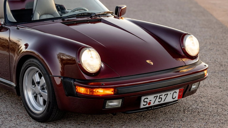Porsche 911 Carrera 3.2 Speedster (US)