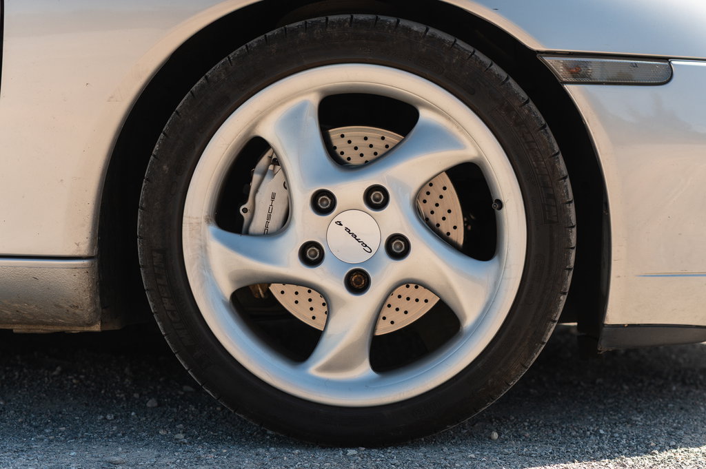 Porsche 996 Carrera 4