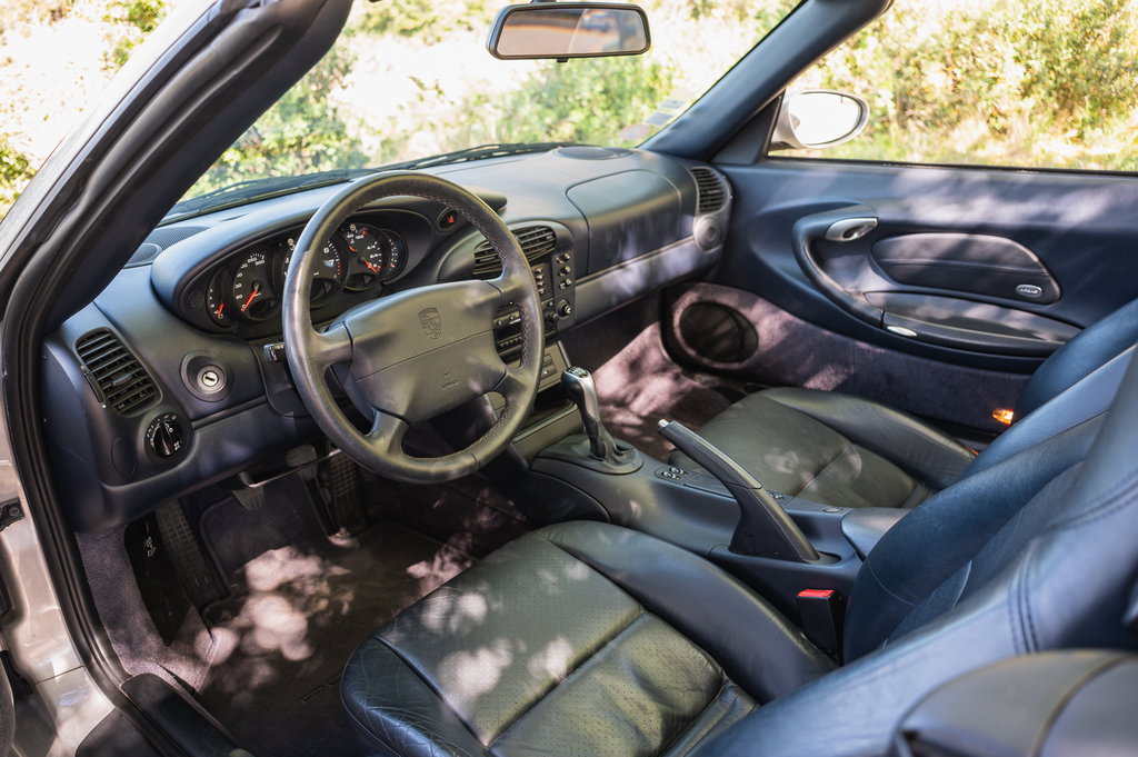 Porsche 996 Carrera 4