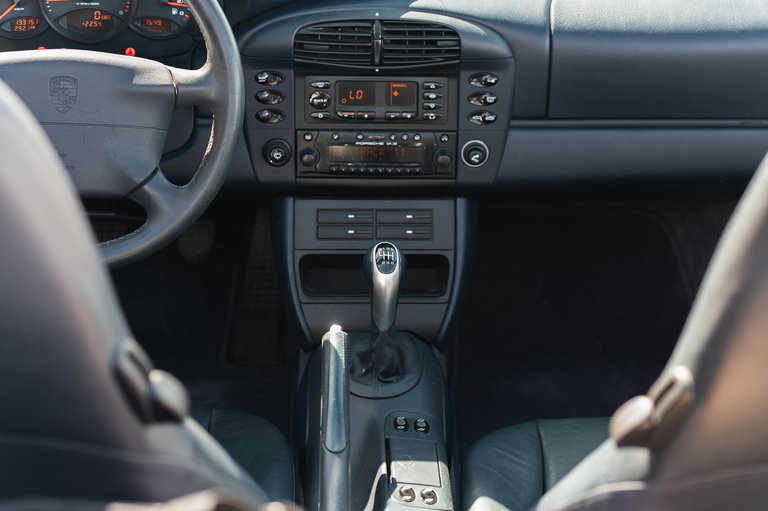 Porsche 996 Carrera 4