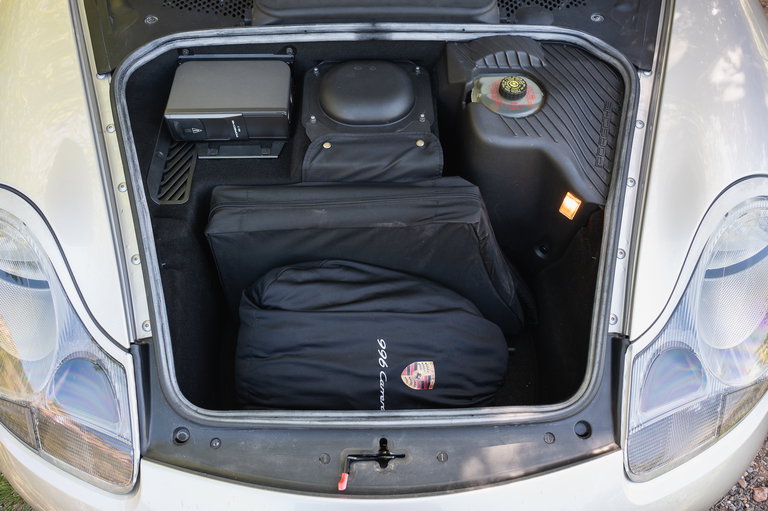 Porsche 996 Carrera 4