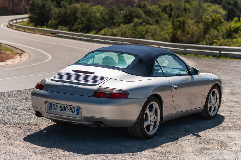 Porsche 996 Carrera 4