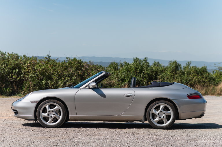 Porsche 996 Carrera 4