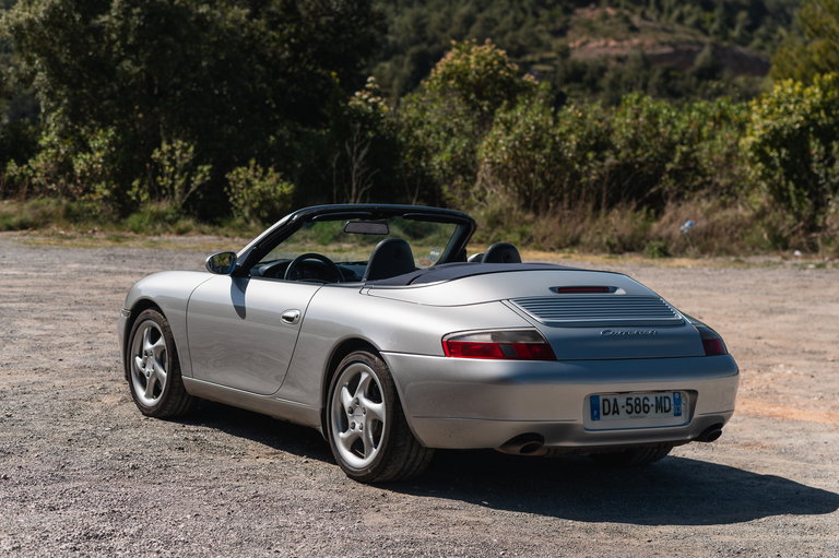 Porsche 996 Carrera 4