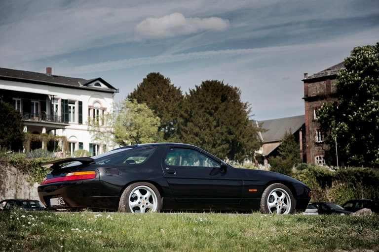 Porsche 928 GTS
