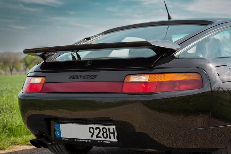 Porsche 928 GTS