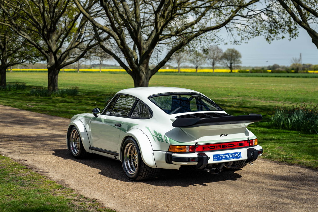 Porsche 934