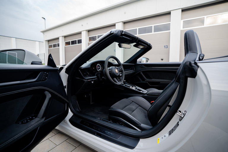 Porsche 992 Carrera GTS