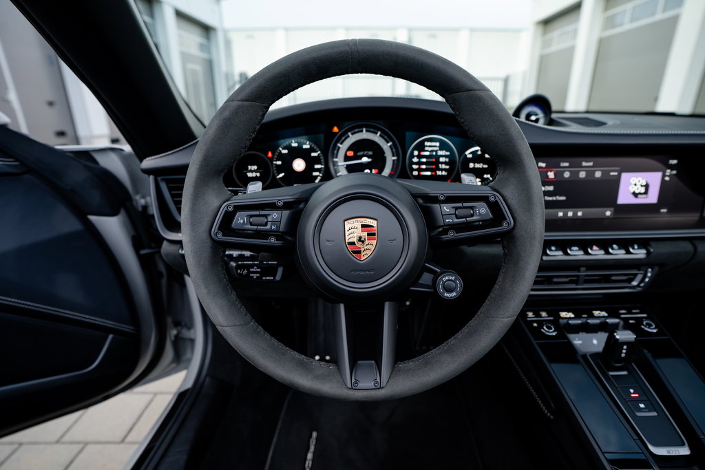 Porsche 992 Carrera GTS