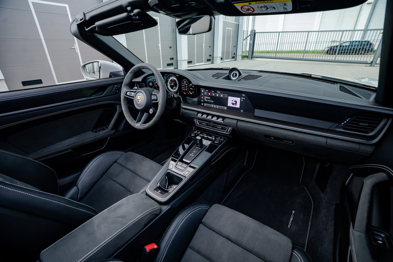 Porsche 992 Carrera GTS