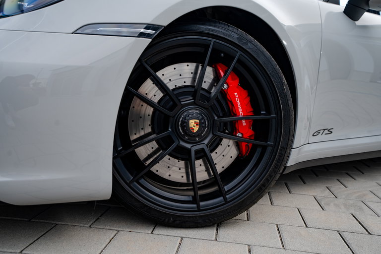 Porsche 992 Carrera GTS