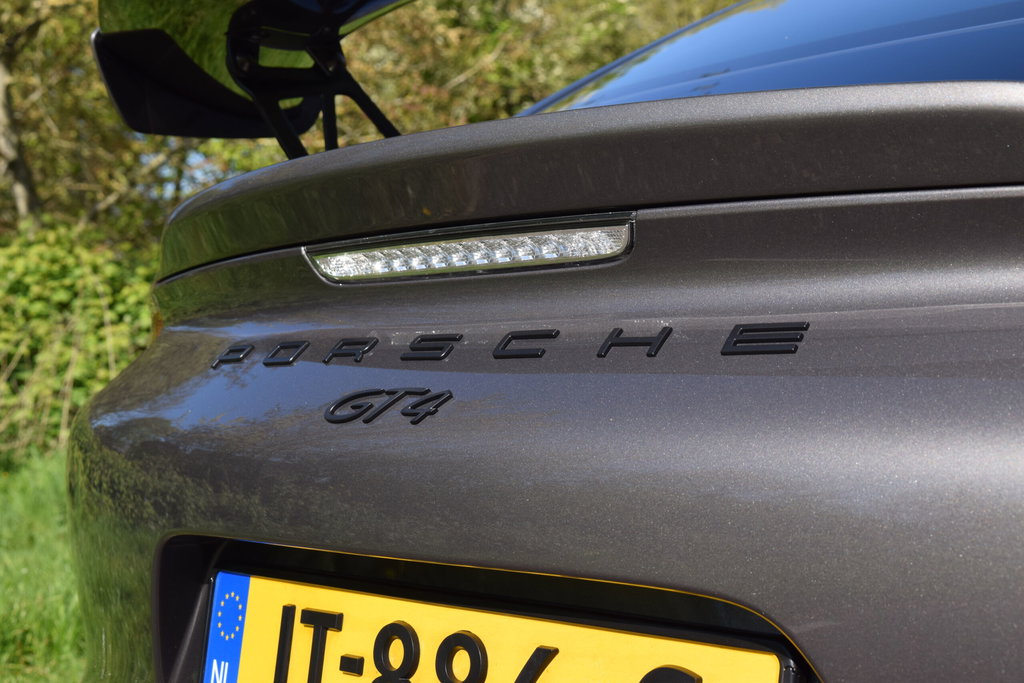 Porsche 981 Cayman GT4