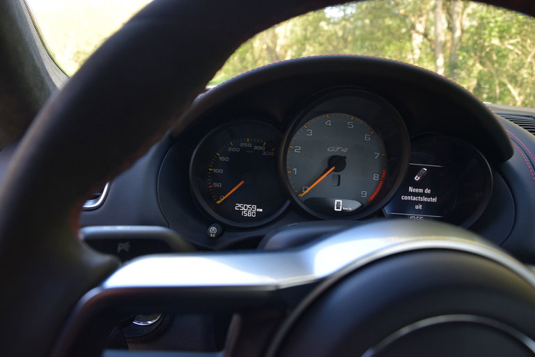 Porsche 981 Cayman GT4