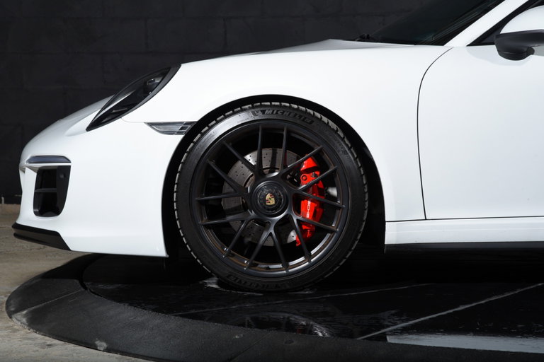 Porsche 991.2 Carrera GTS