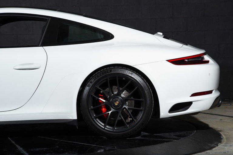 Porsche 991.2 Carrera GTS