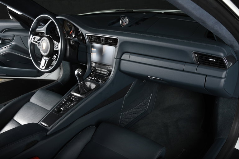 Porsche 991.2 Carrera GTS