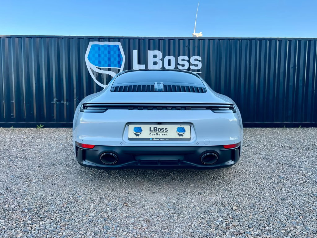 Porsche 992 Carrera 4 GTS