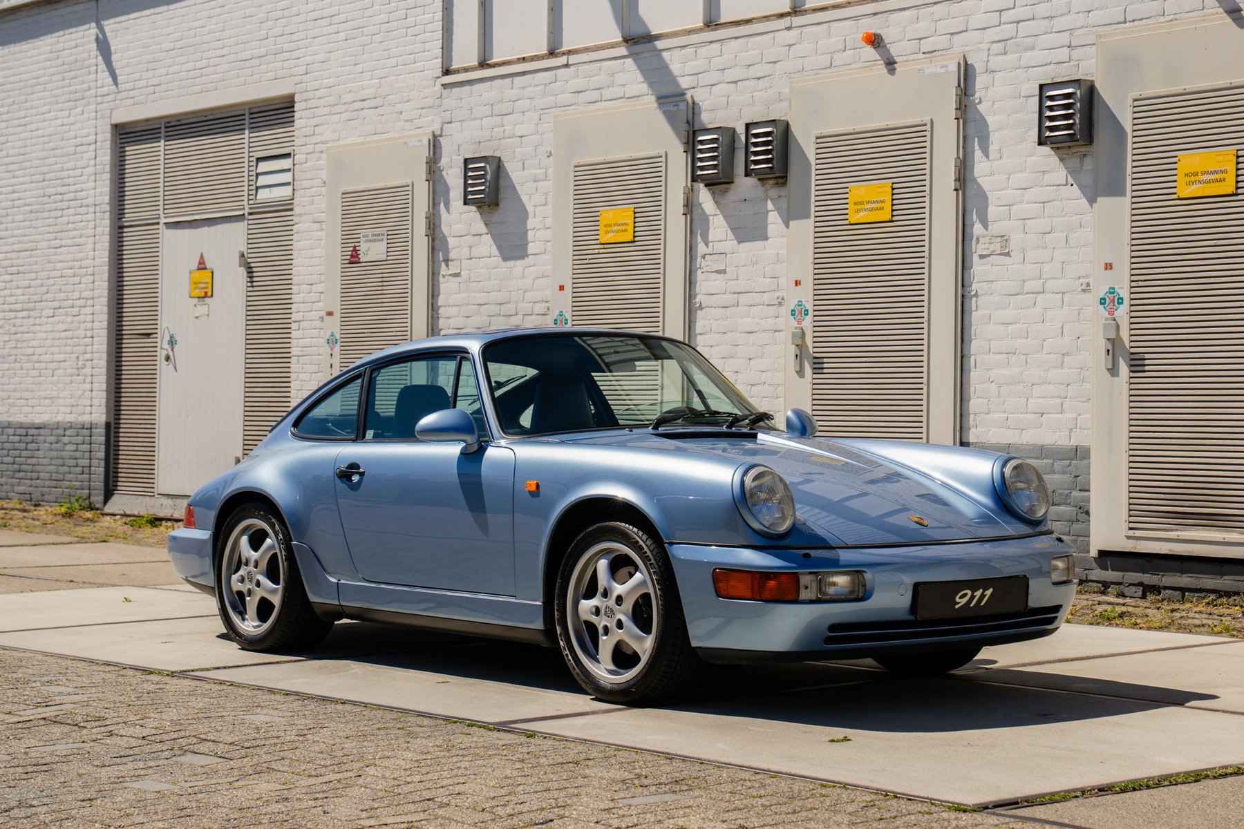Porsche in Horizon Blue Metallic 37X - Color Overview - elferspot