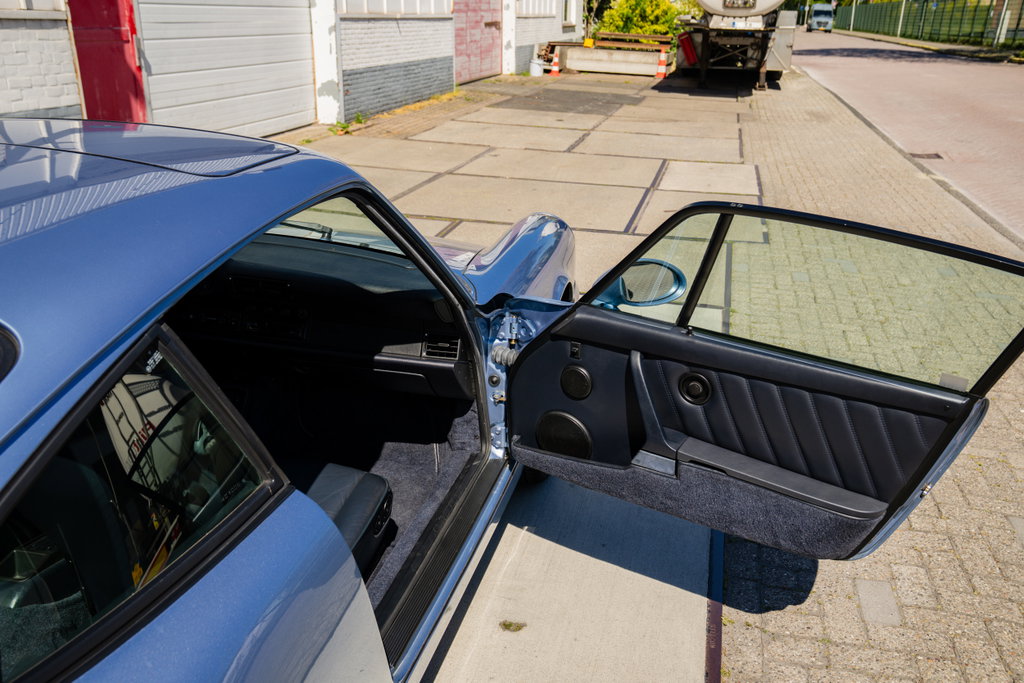Porsche 964 Carrera 4