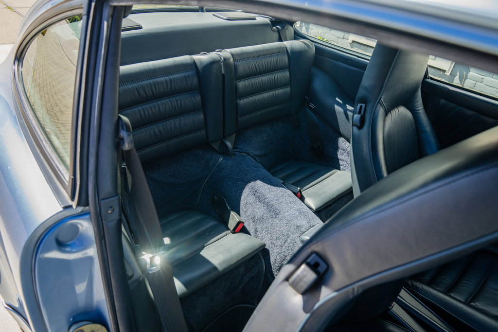 Porsche 964 Carrera 4