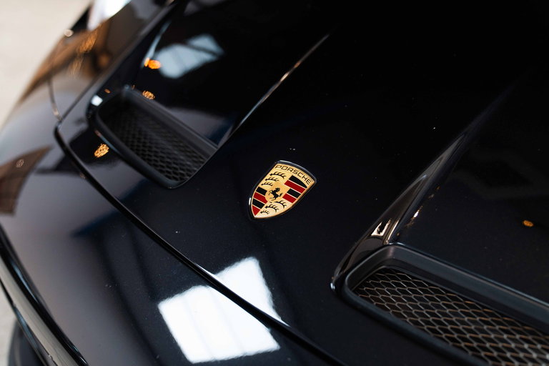Porsche 992 GT3 Touring