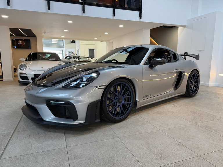 Porsche 718 Cayman GT4 RS