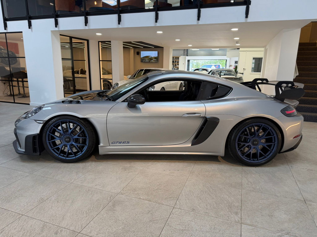 Porsche 718 Cayman GT4 RS