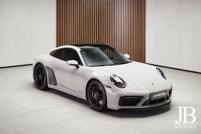 Porsche 992 Carrera 4 GTS