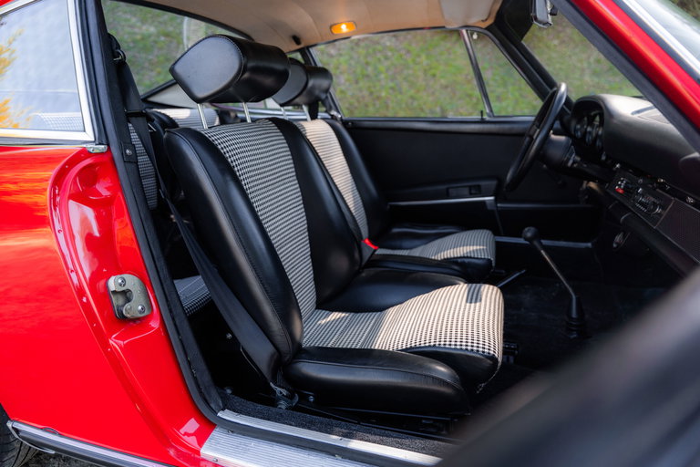 Porsche 911 E