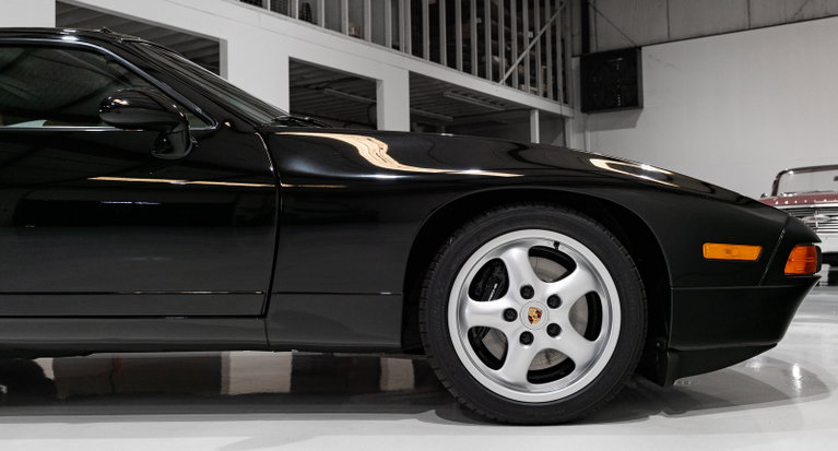 Porsche 928 GTS