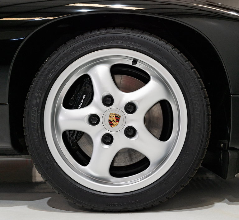 Porsche 928 GTS