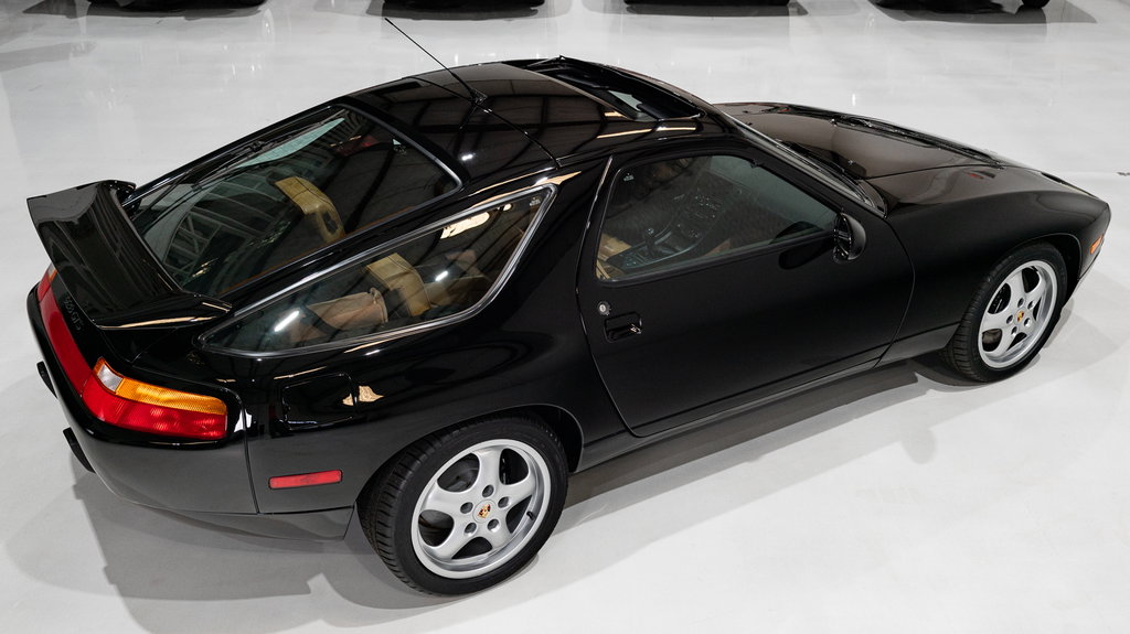 Porsche 928 GTS